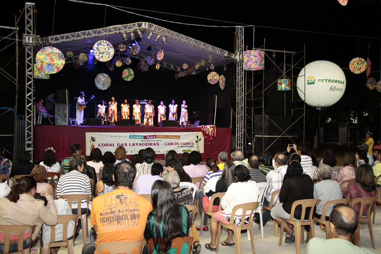 E a procissão das lavadeiras pede passagem
